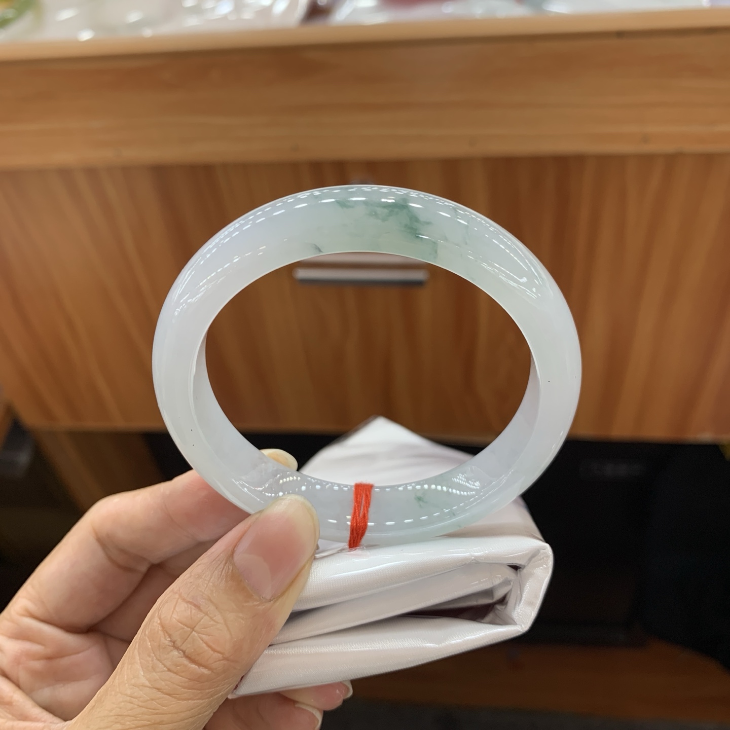 050626LJ，冰飘花正圈翡翠手镯，57.7-12-7.6