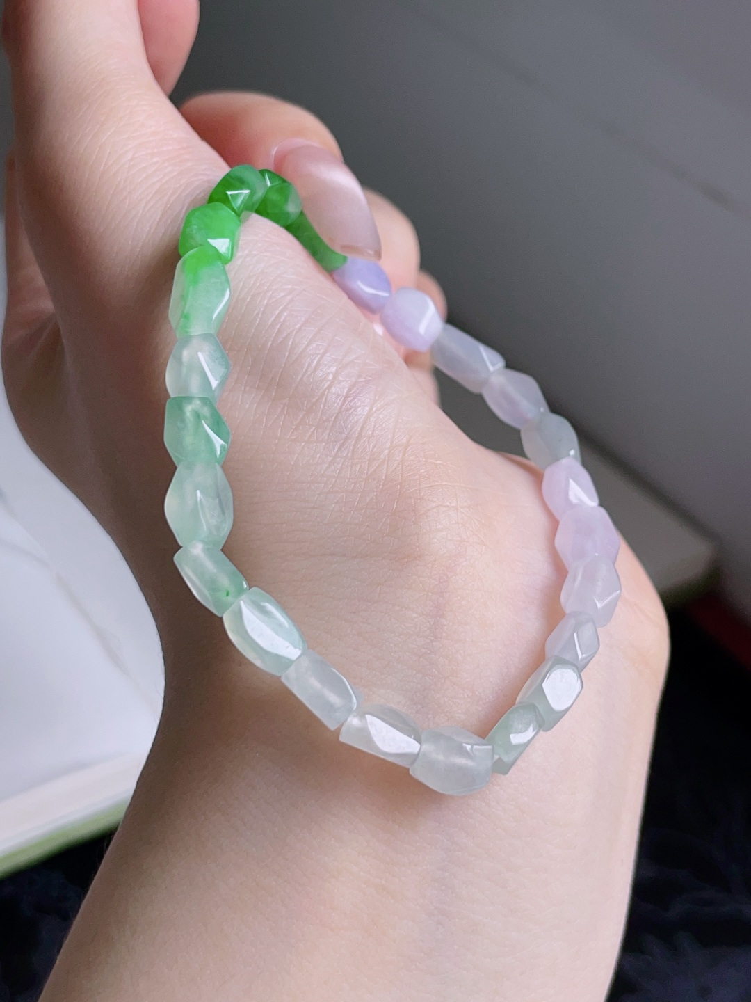 ️ 冰三彩手串，色彩缤纷，种老水润，裸石 8.2/5.2