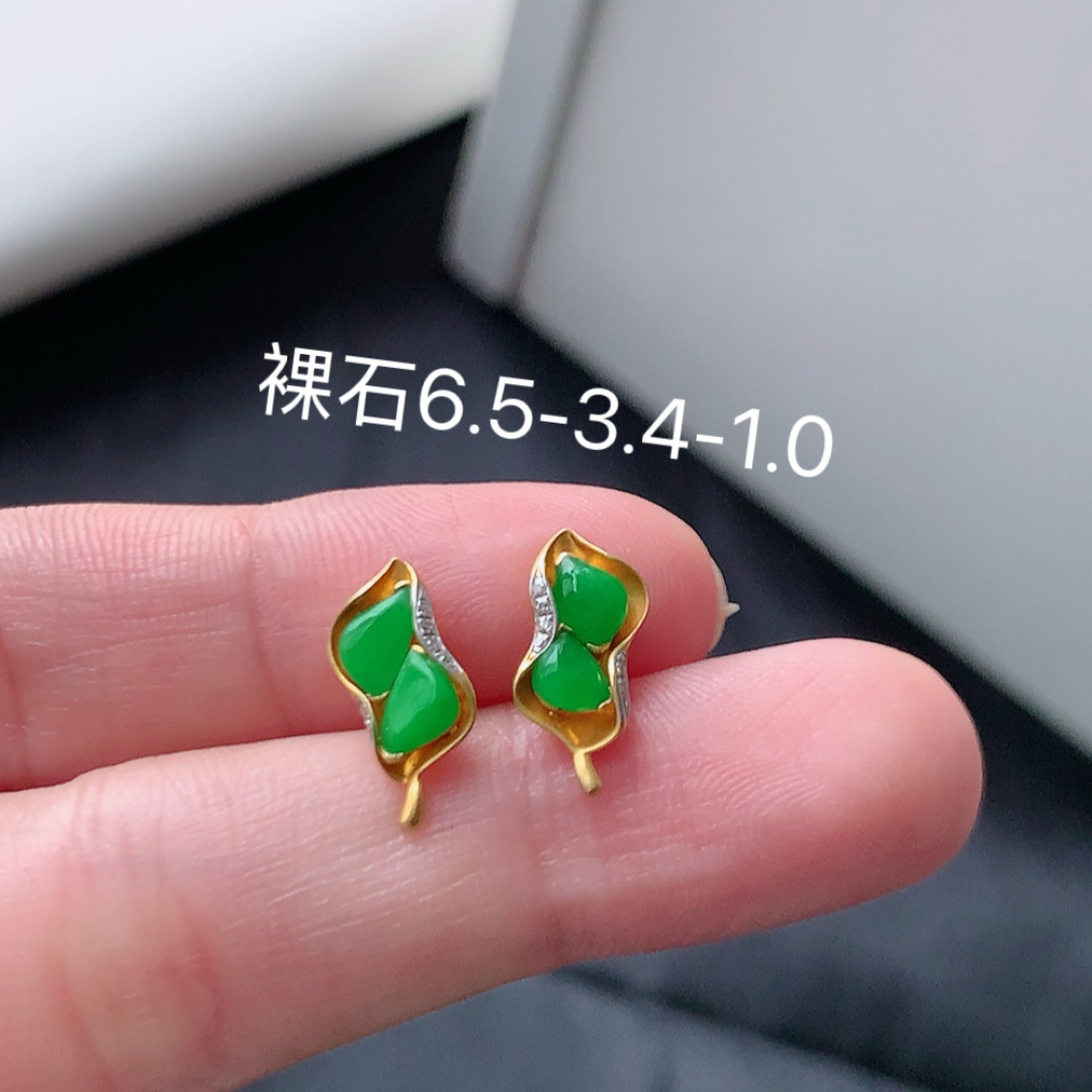 冰阳绿耳钉，盈盈翠色，冰阳鲜甜，佩戴优雅气质，货号41506，6.5/3.4/1.0