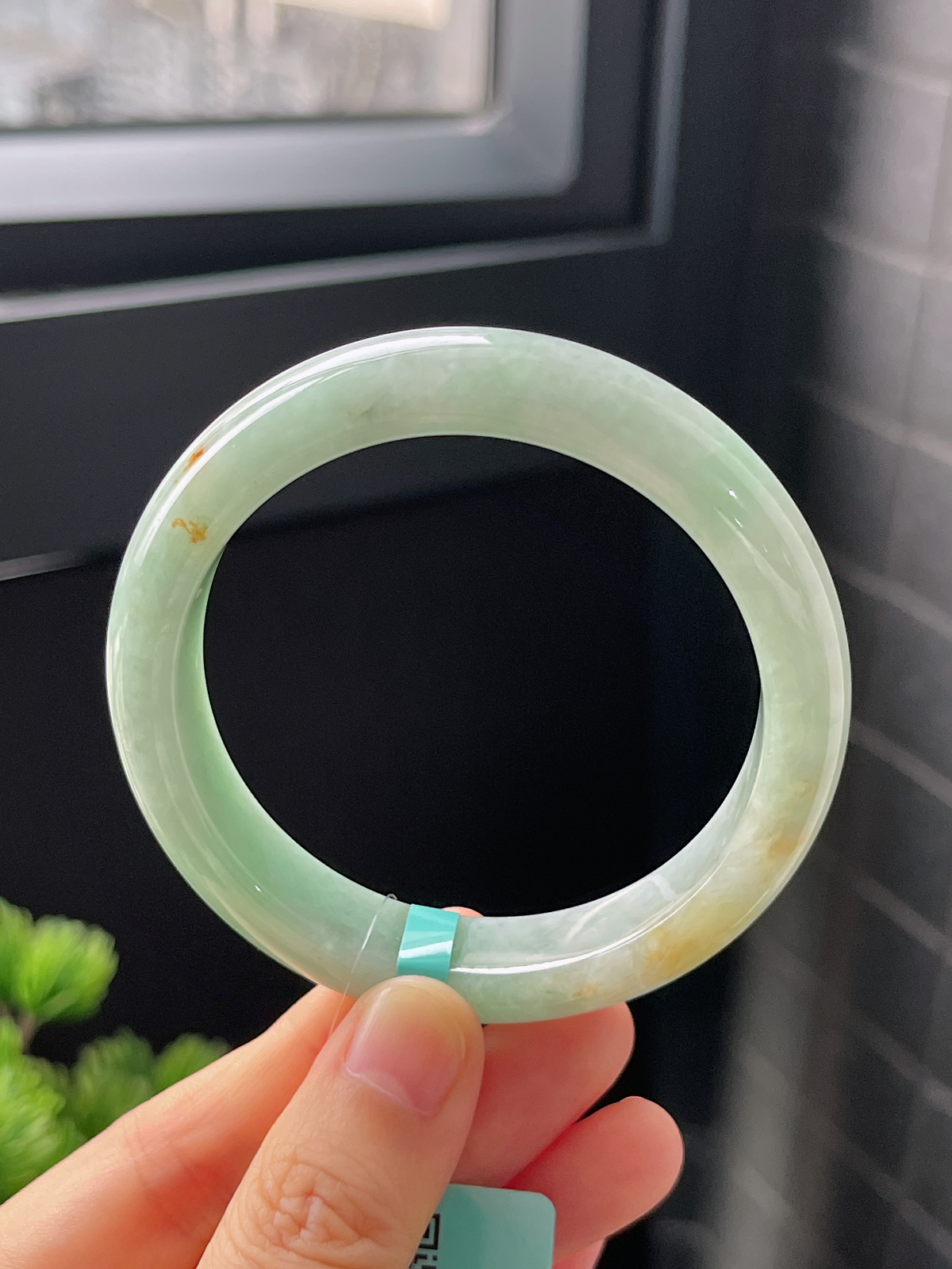 正圈54.8圈口，翡翠糯化种果绿色飘黄翡洒金手镯