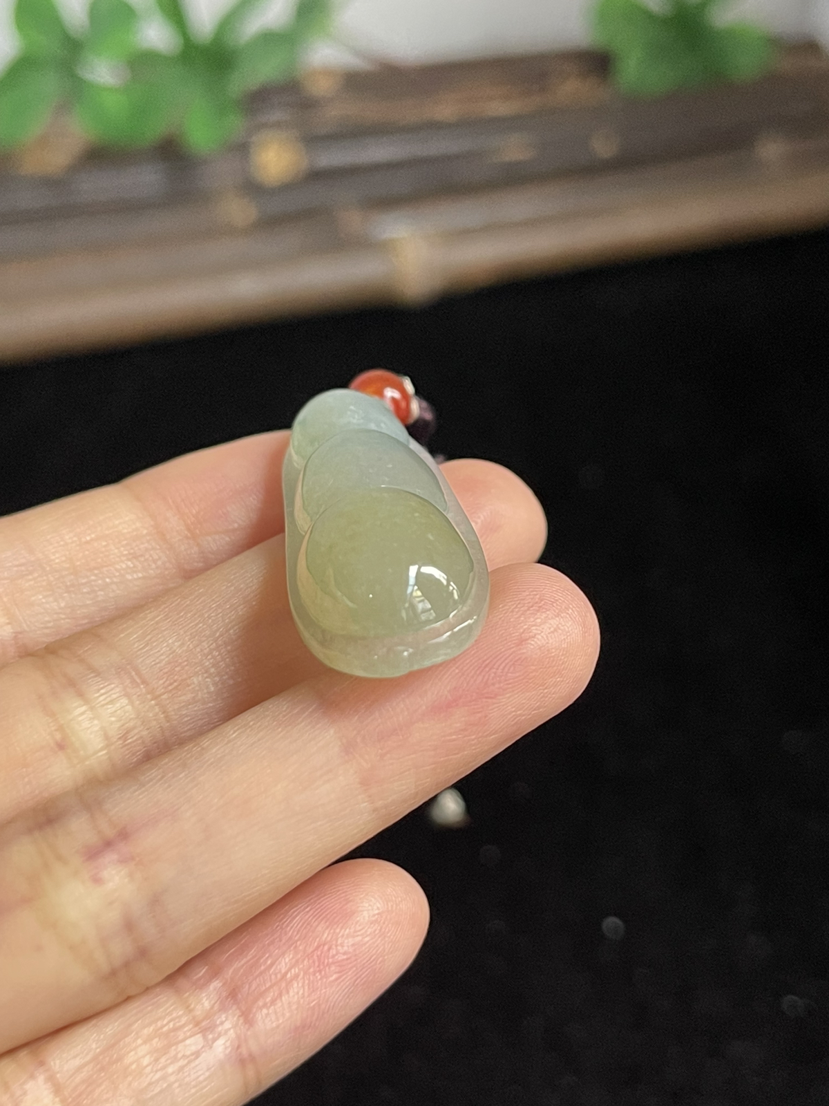 翡翠吊坠，配珠未测