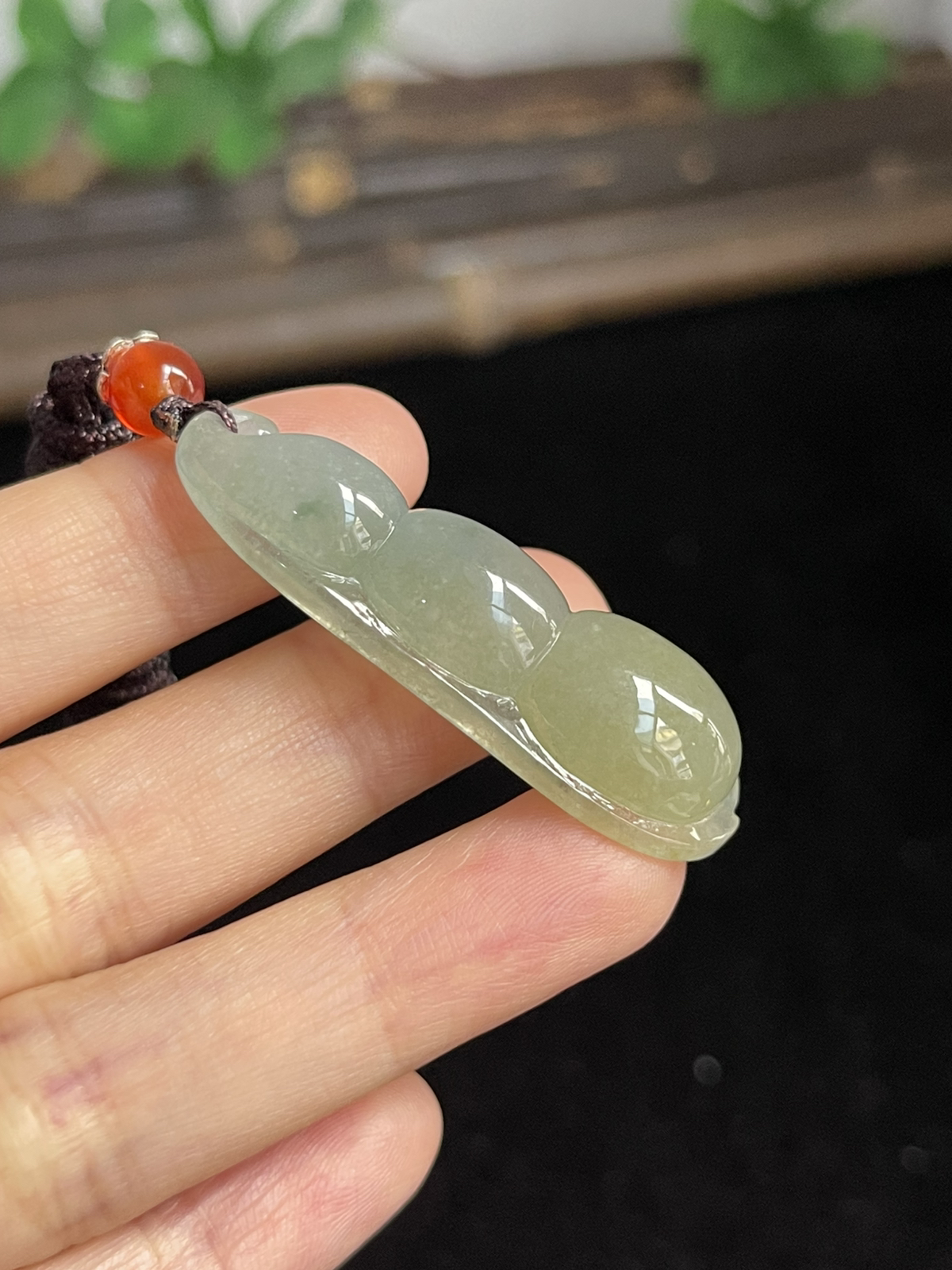 翡翠吊坠，配珠未测