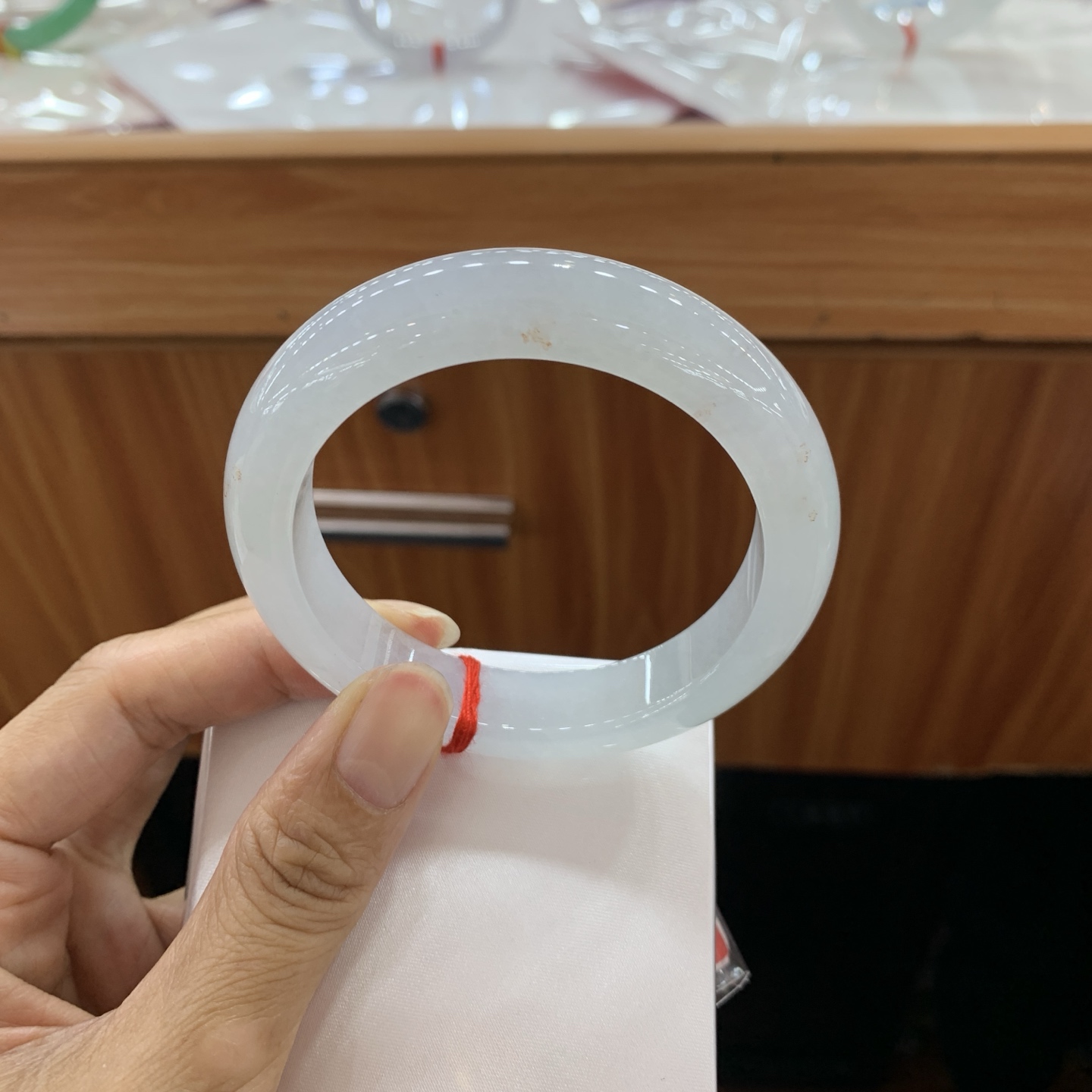 050713MMJ，冰底色正圈翡翠手镯，56-12.7-9.2