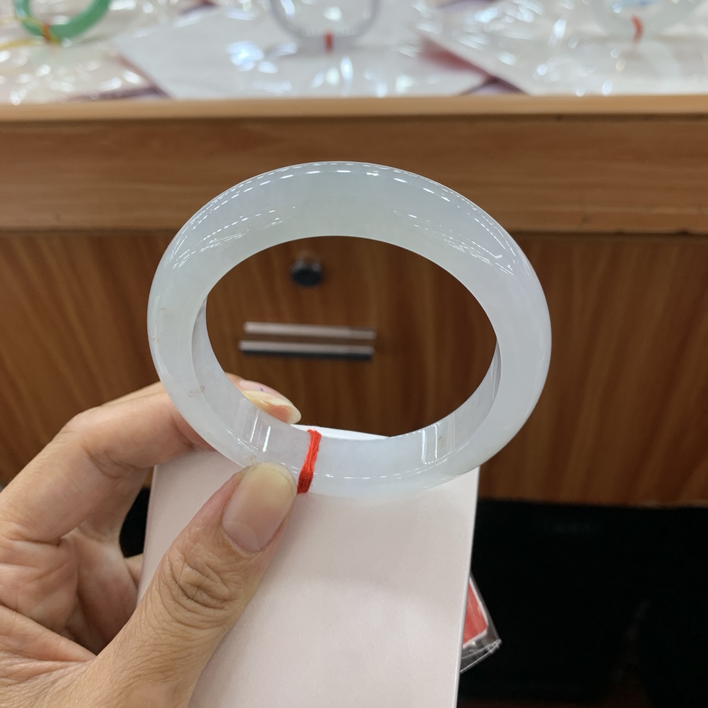 050713MMJ，冰底色正圈翡翠手镯，56-12.7-9.2