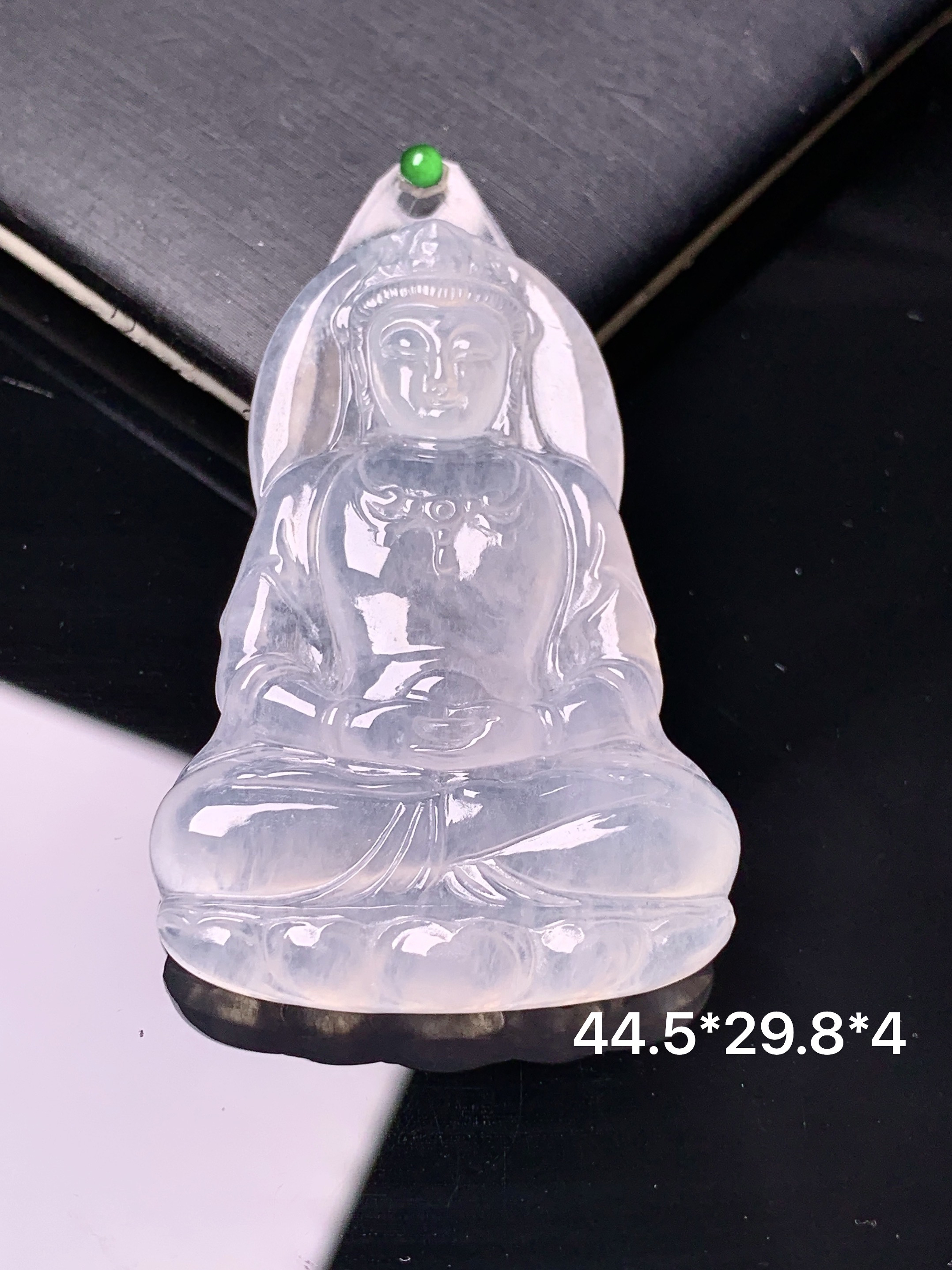 冰种观音菩萨吊坠 玉质细腻 色泽艳丽清新 水润亮眼 整体尺寸44.5*29.8*4 x2