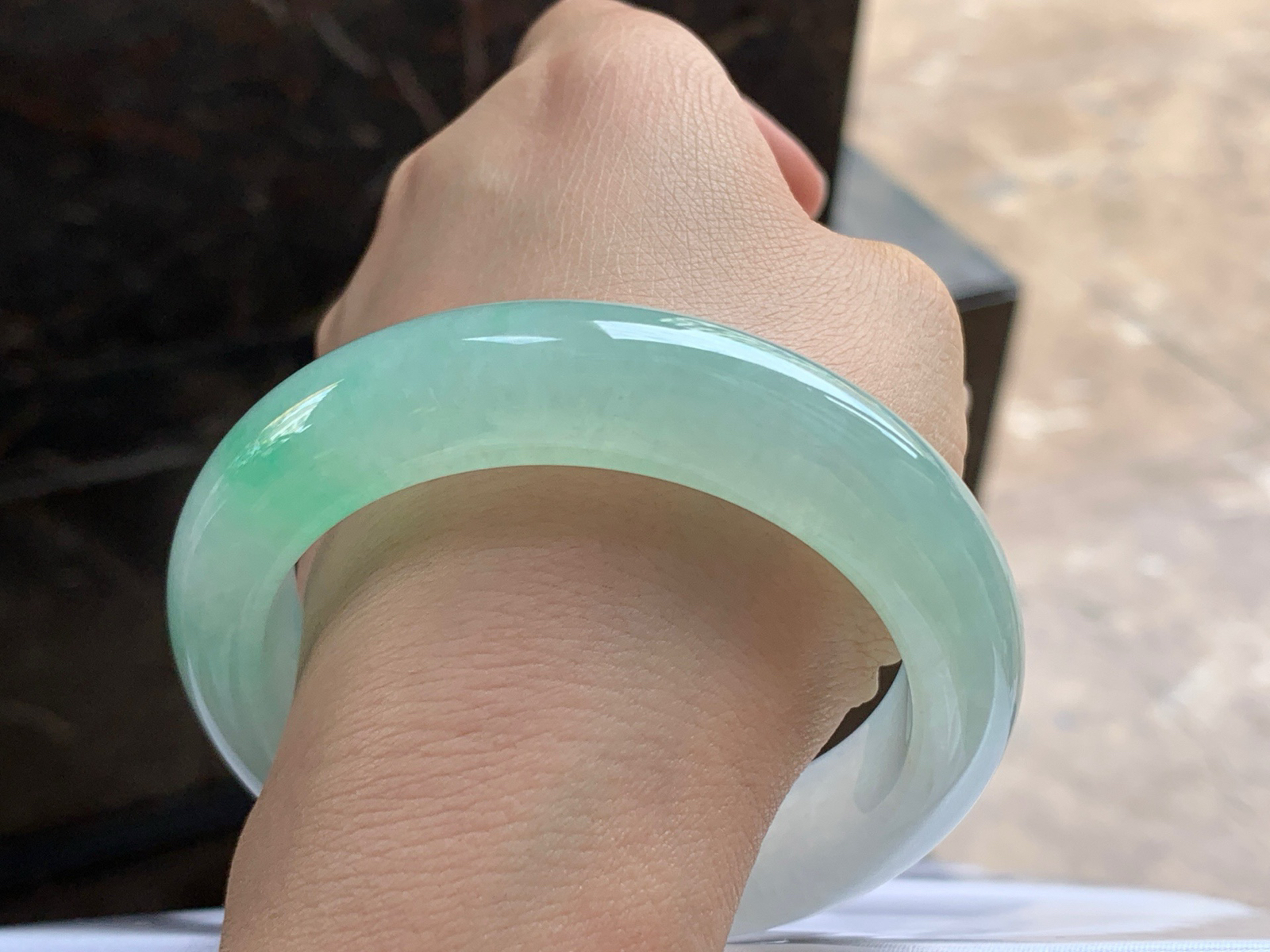 57-14.3-10

冰晴绿手镯^_^种水好