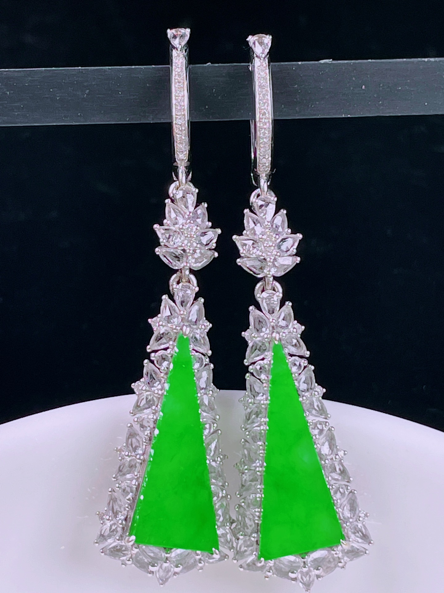 ️冰绿耳坠，老种起光，细底通透，尺寸：50.5/13.4/7.2，21/8.8mm0508