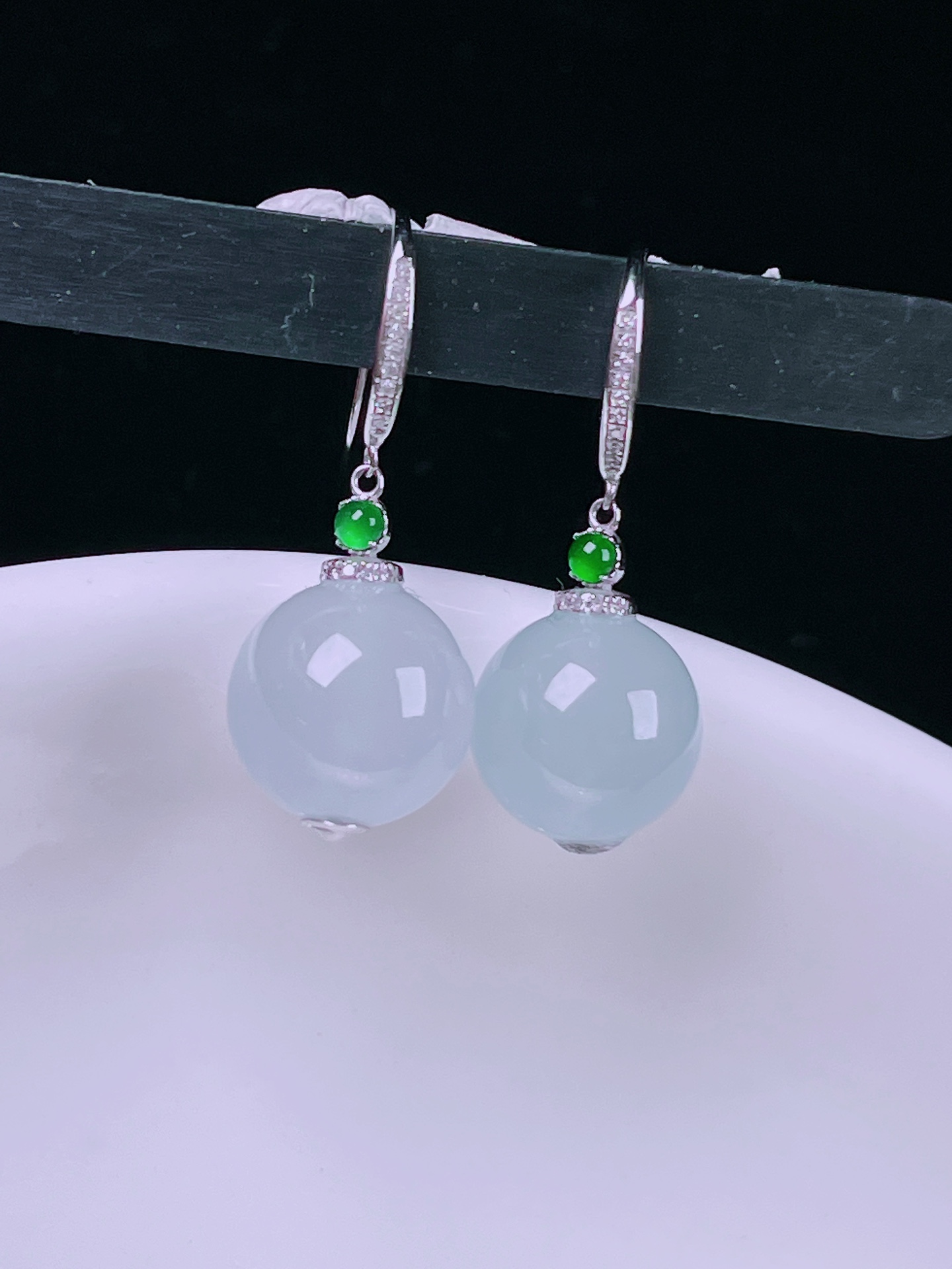 ️冰种耳坠，老种起光，细底通透，尺寸：裸石8.8mm，0508