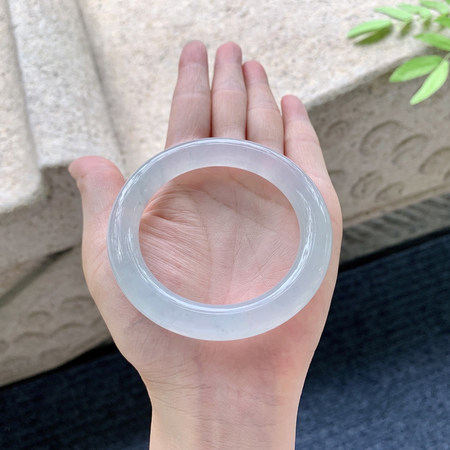 圆条52 53 圈口53/9.8/10.2 编码C5050950 冰糯底色，清透，水润，种老，细腻，打灯有棉线