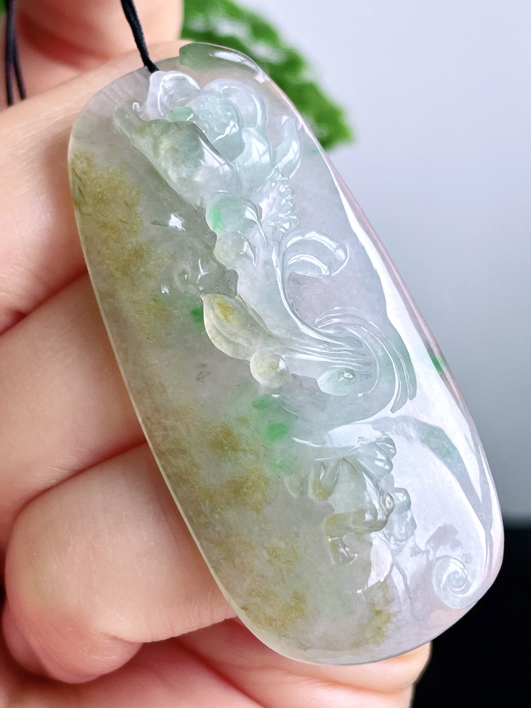 冰黄加绿莲花呱呱来财牌吊坠, 缅料 无裂 性比高, 尺寸53.2-25-10, 重量19克