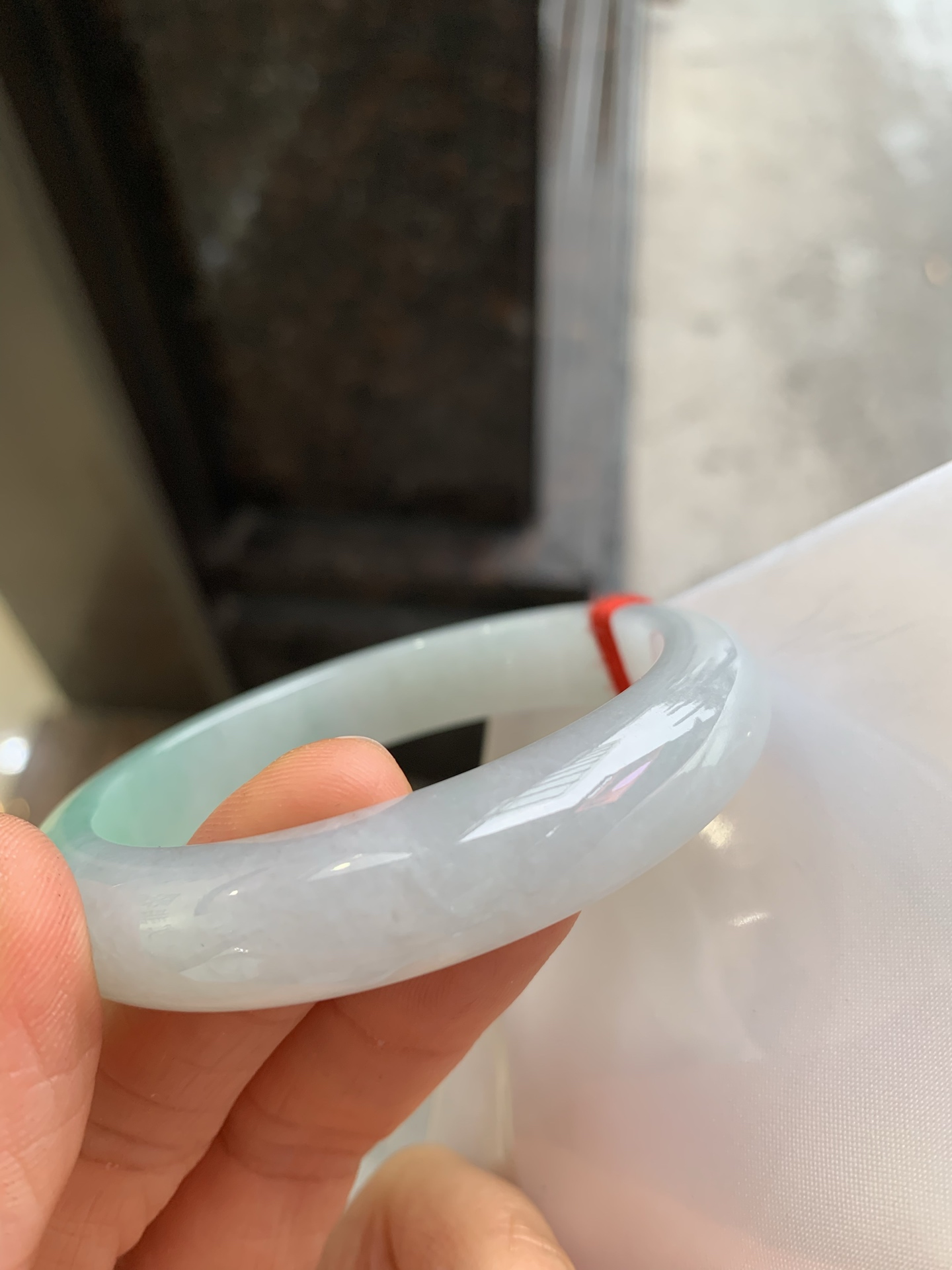 正圈飘绿，有纹，尺寸57.3/12.5/9，版型好