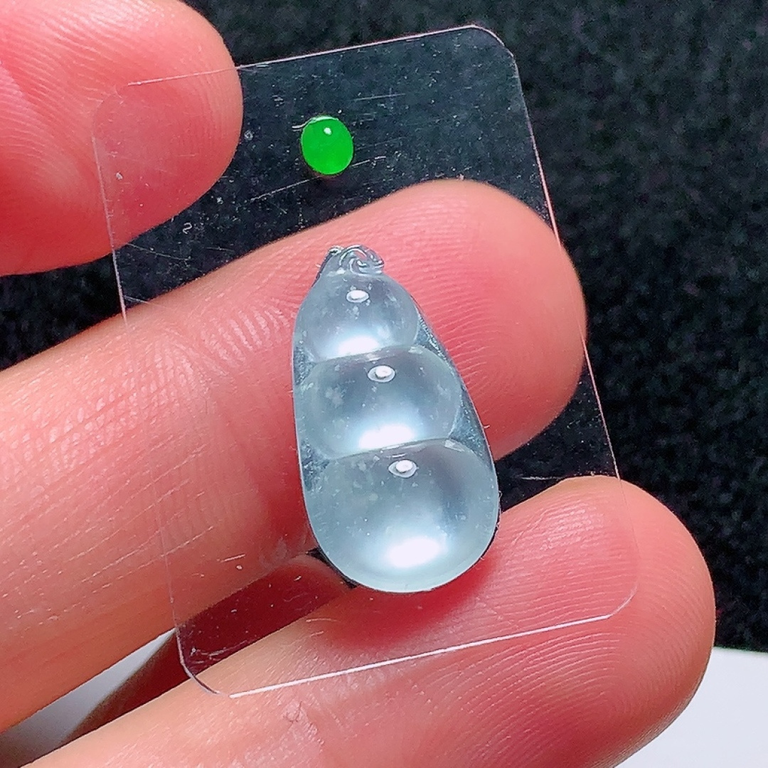 ️玻璃种四季豆，种老水头好，又冰又润，饱满无裂，尺寸：18/10.2/3.2mm，编号