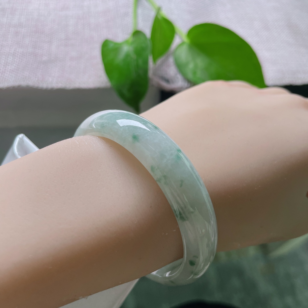 53（48.9）/13/6.3飘花贵妃，水润细腻，繁花似锦，贵气，无裂，ss52204a