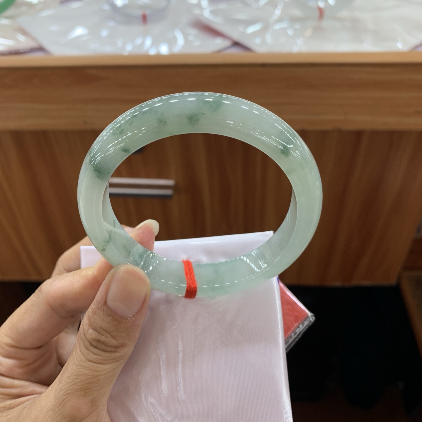 050717YY，冰飘花正圈翡翠手镯，57.8-13-8.3