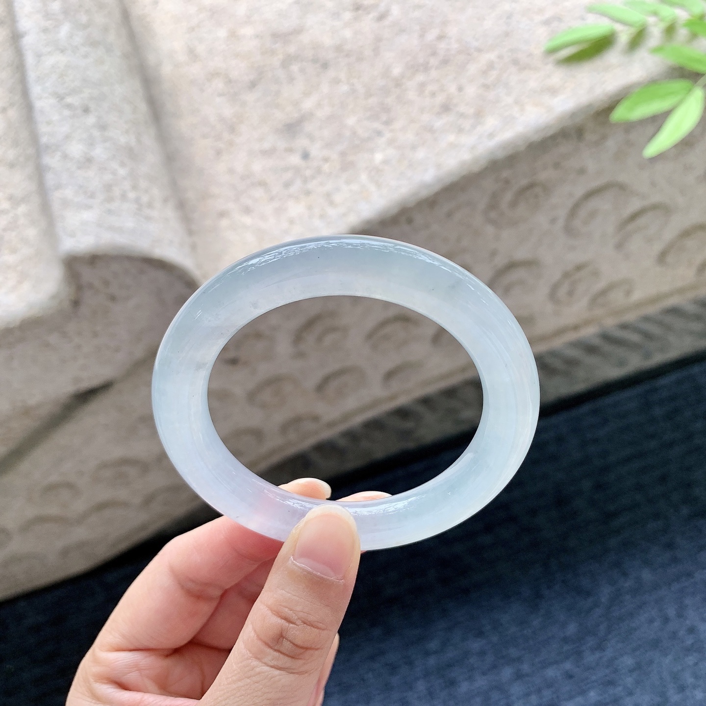 圆条52 53 圈口53/9.8/10.2 编码C5050950 冰糯底色，清透，水润，种老，细腻，打灯有棉线