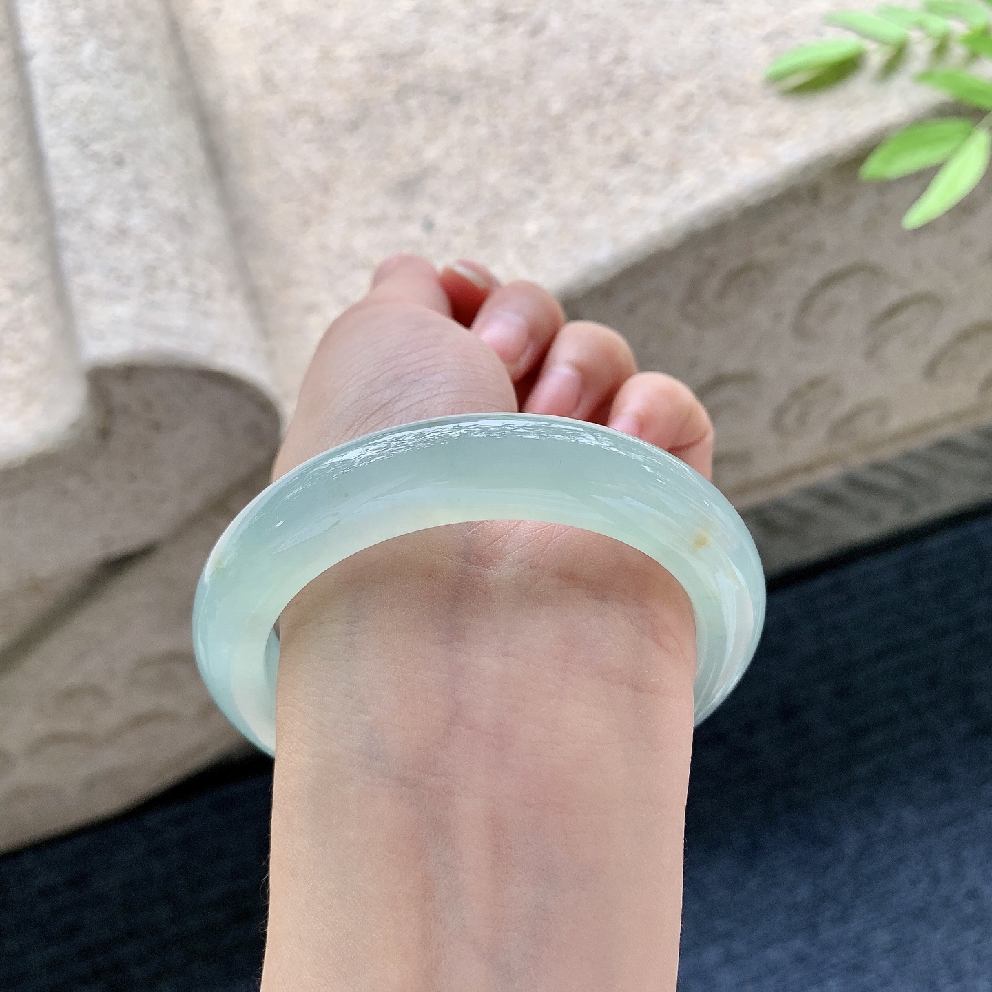 正圈56 57 圈口57.4/12/10 编码DW050910 冰晴绿，清透，水润，种老，细腻，无裂