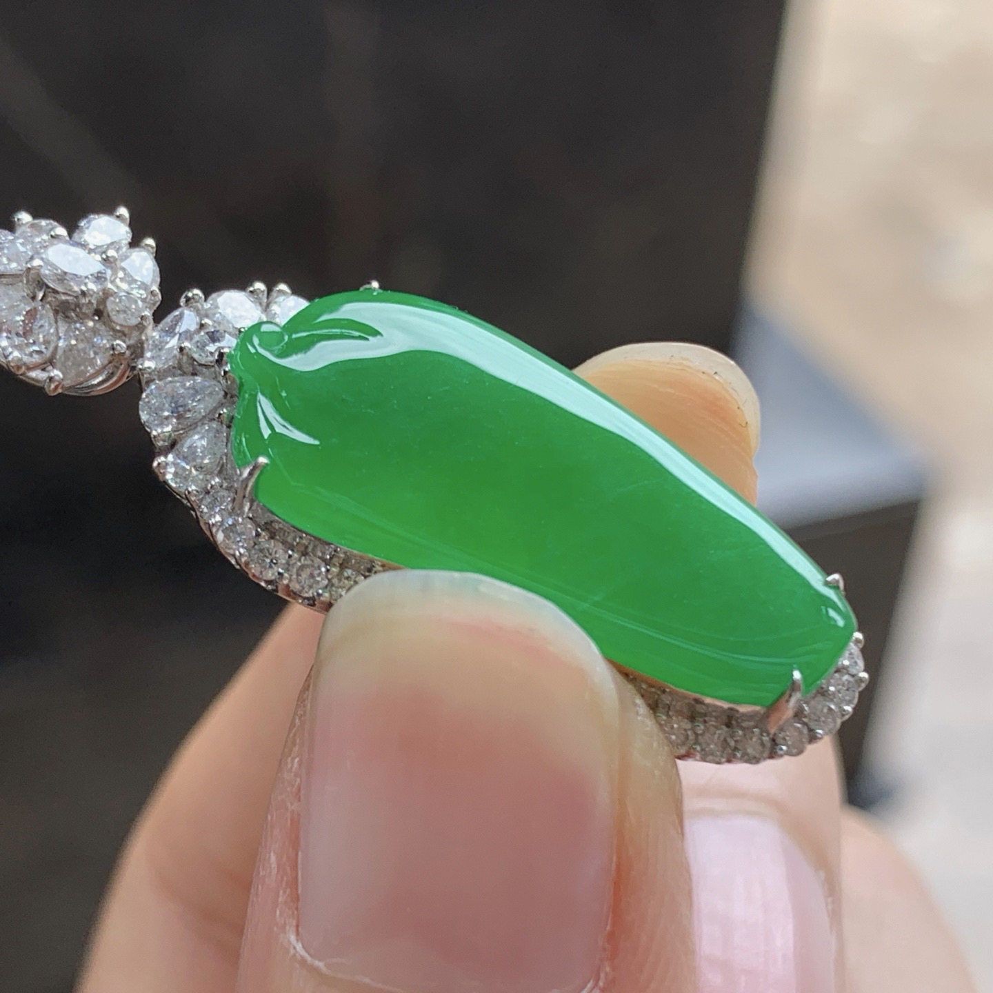 金钻镶嵌辣绿色福瓜^_^鲜艳 玉质温润