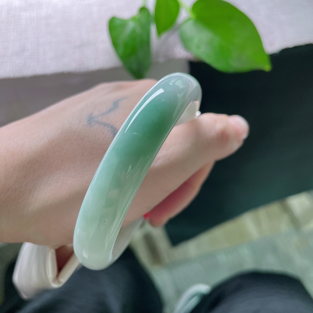 58.4/11.9/7，浅绿底正圈，水润，底子细腻，百搭款，洒金，有纹，ss50776a