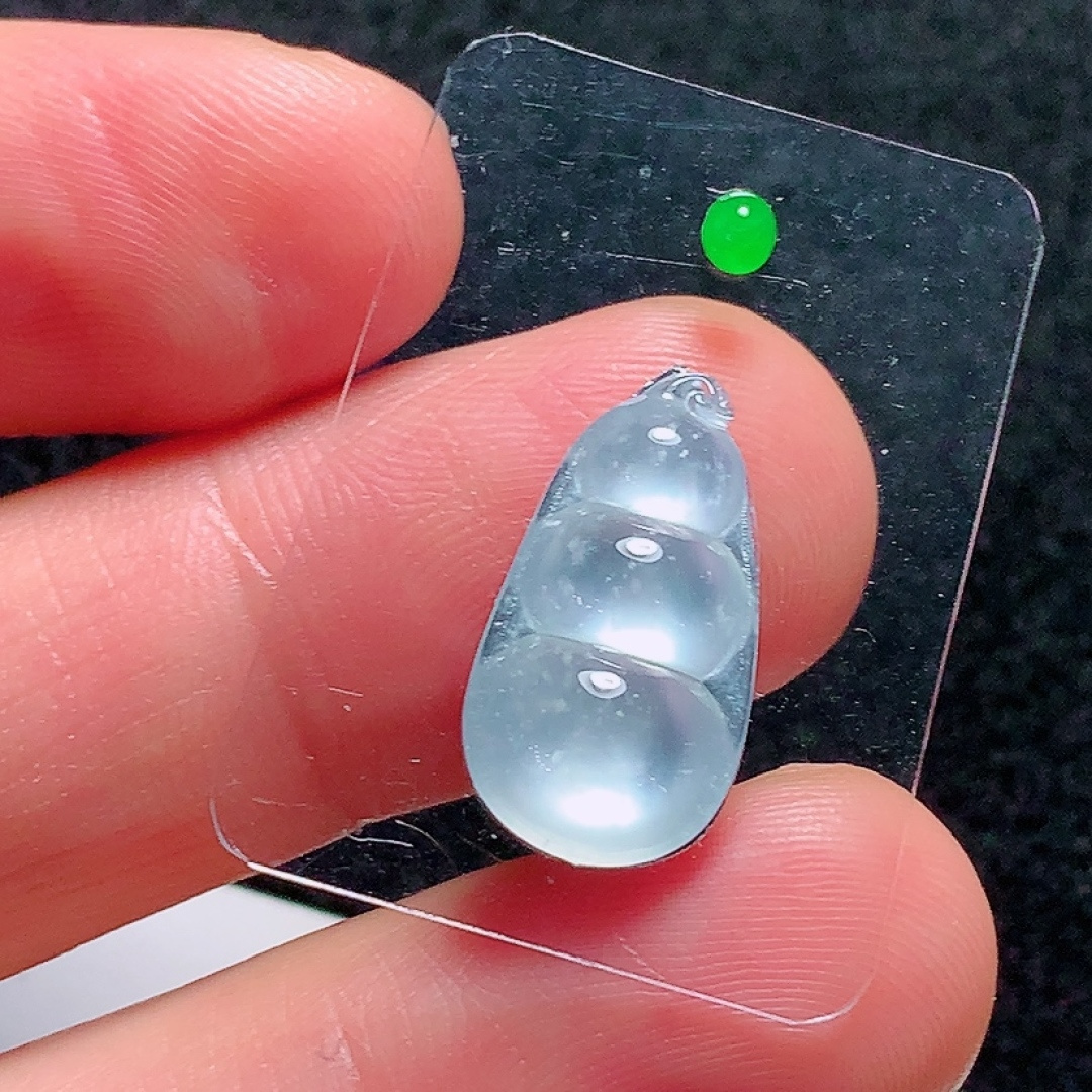 ️玻璃种四季豆，种老水头好，又冰又润，饱满无裂，尺寸：18/10.2/3.2mm，编号