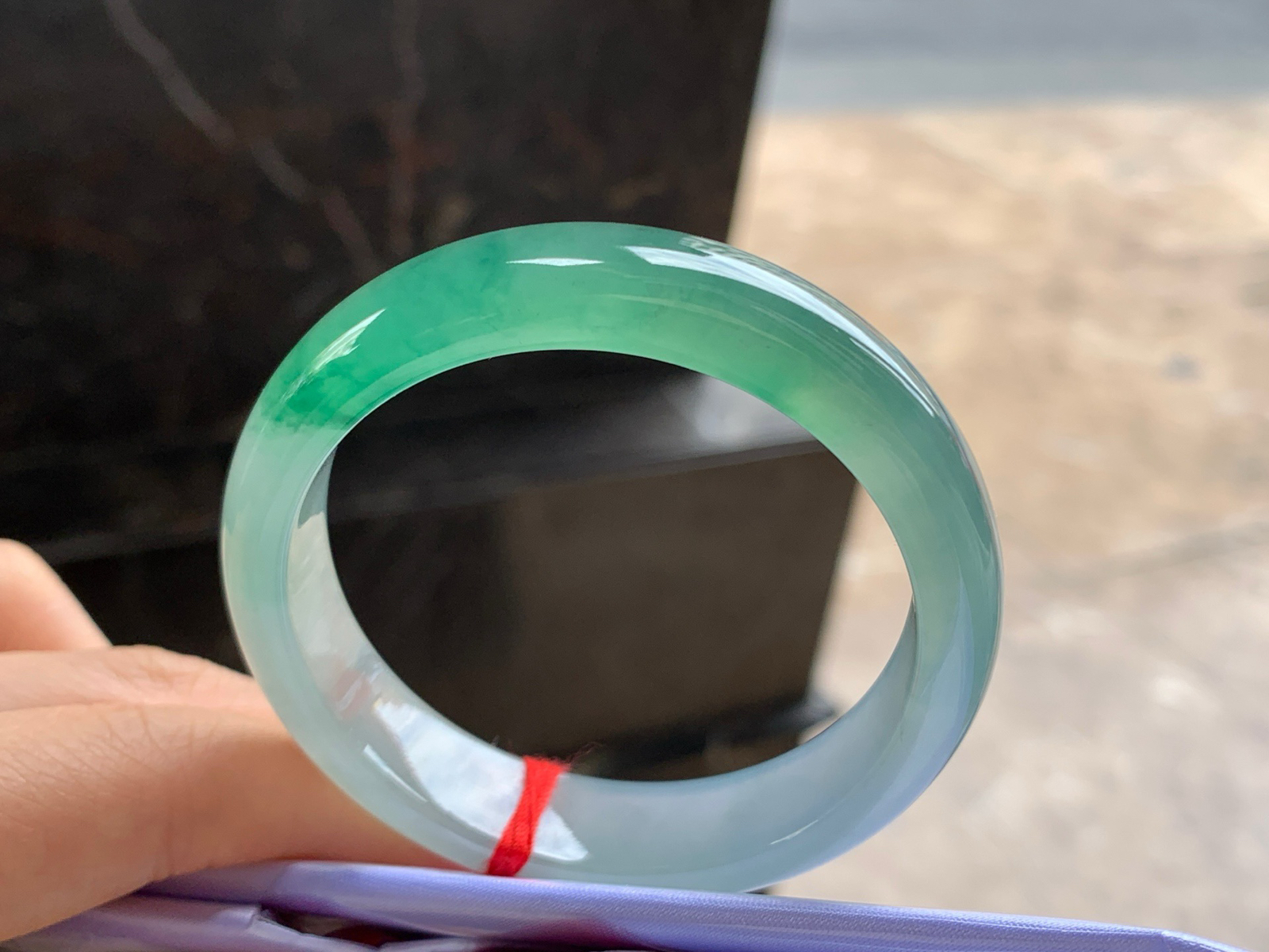 50-10-8

冰晴绿手镯^_^种水透亮