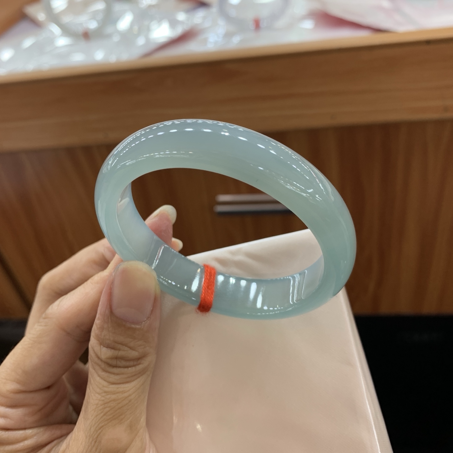050736FN，冰蓝贵妃翡翠手镯，55.3-48.7-13-7.3