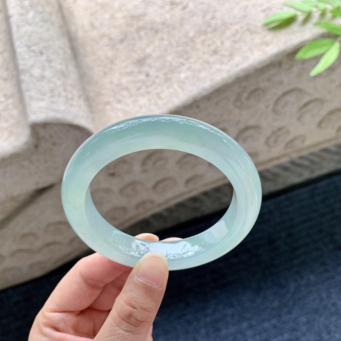 正圈56 57 圈口57.4/12/10 编码DW050910 冰晴绿，清透，水润，种老，细腻，无裂