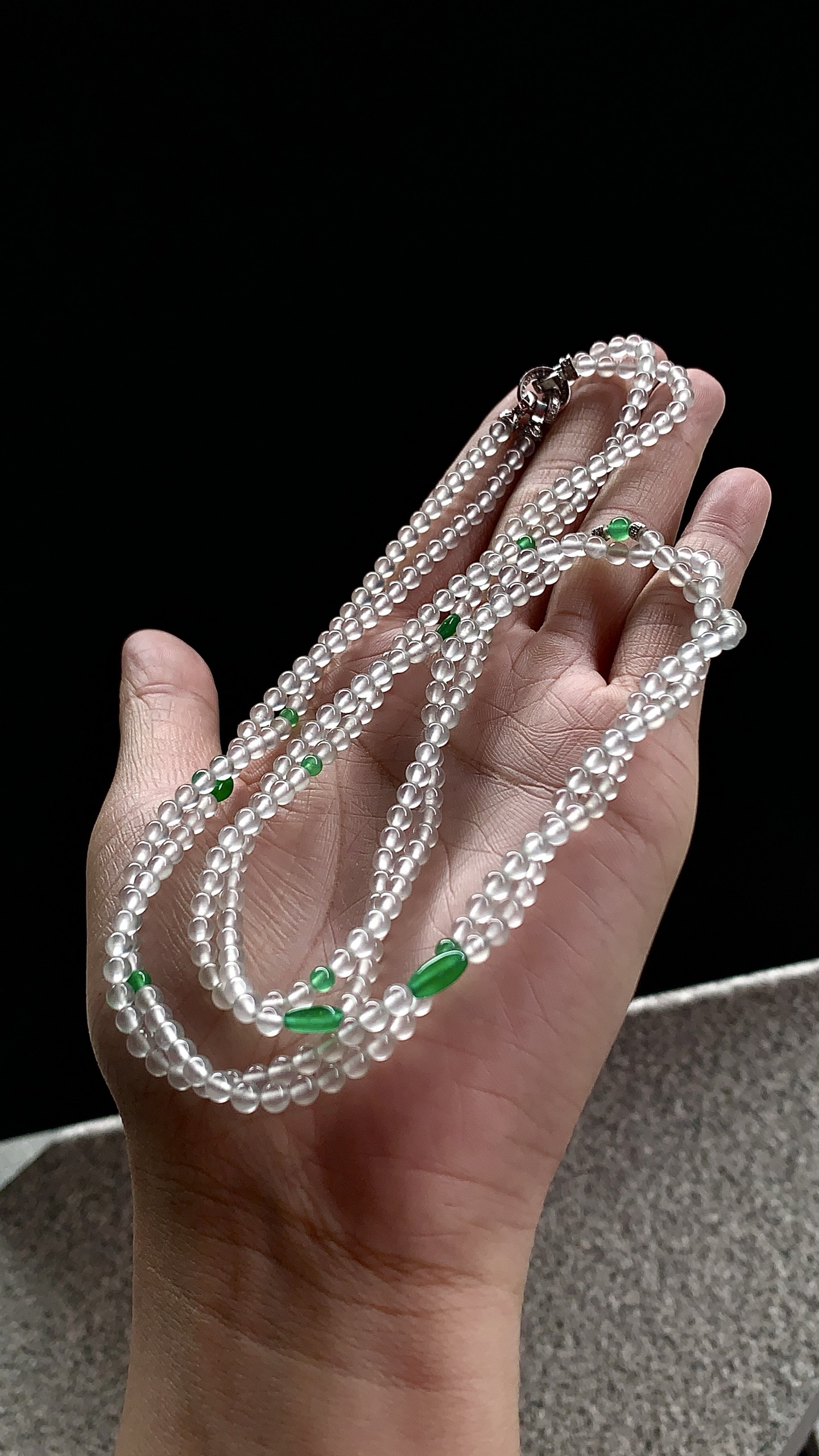 ️ 冰种珠链，水足细腻，质感柔润，尺寸7.8×4×2.7，扁珠154颗，圆珠155颗