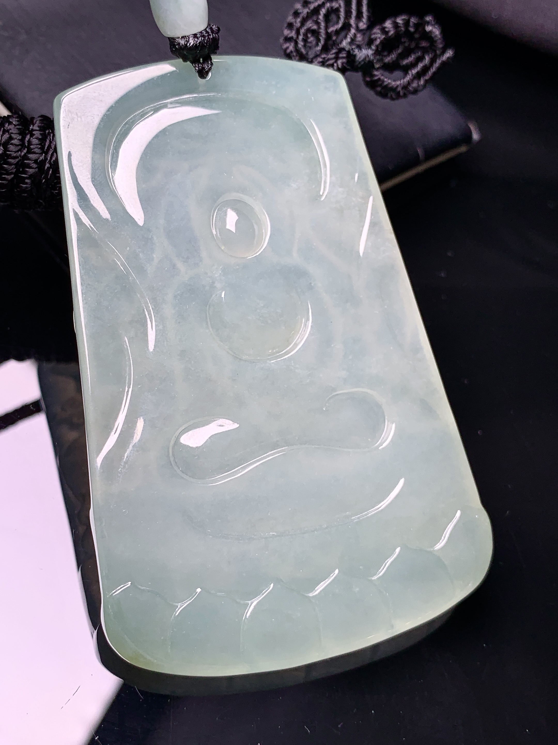 冰种大日如来佛祖吊坠 玉质细腻 色泽艳丽清新 水润亮眼 整体尺寸67.8*44.2*6 L1