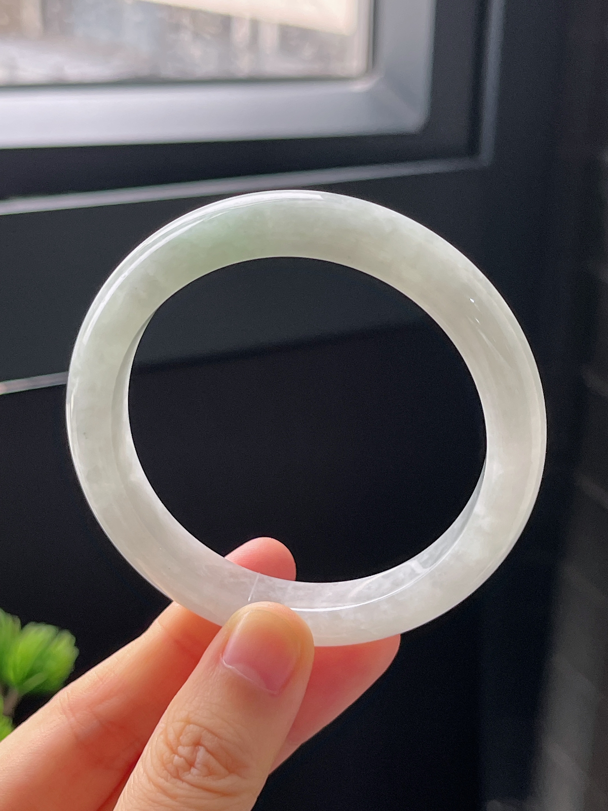 正圈55圈口，翡翠糯化种白色手镯