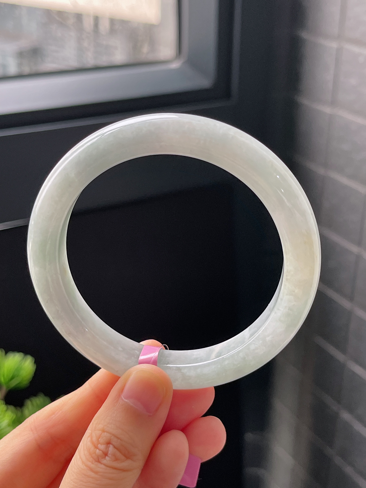 正圈58.5圈口，翡翠糯化种白色手镯