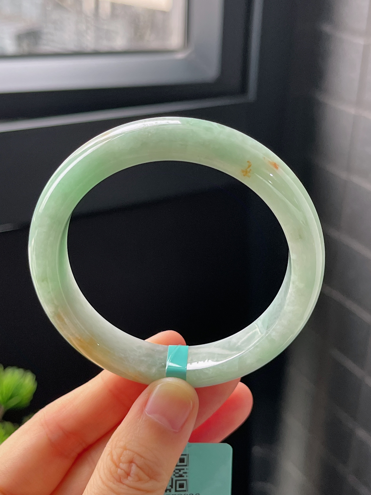 正圈54.8圈口，翡翠糯化种果绿色飘黄翡洒金手镯