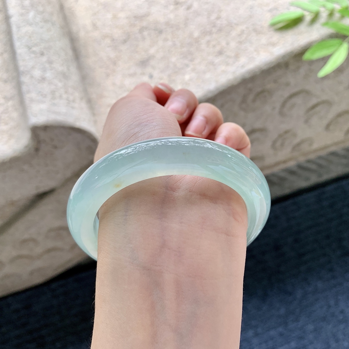 正圈56 57 圈口57.4/12/10 编码DW050910 冰晴绿，清透，水润，种老，细腻，无裂
