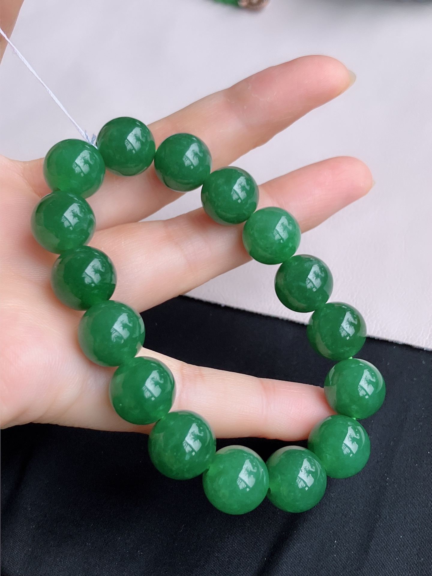 ️，油绿手串，细腻精致，尺寸12.8，自然光实拍