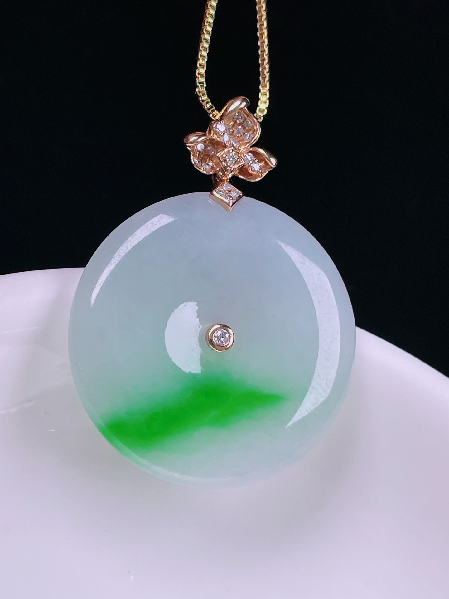 ️飘绿平安扣，老种起光，细底通透，尺寸：35.4/27/4.2mm，0508