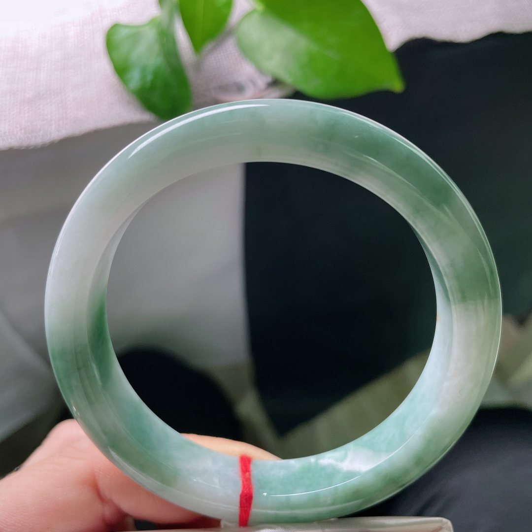 60/11.9/8.8，飘花正圈，大圈口，质地温润细腻，儒雅随和，沉鱼落雁，皮纹，ss50784a