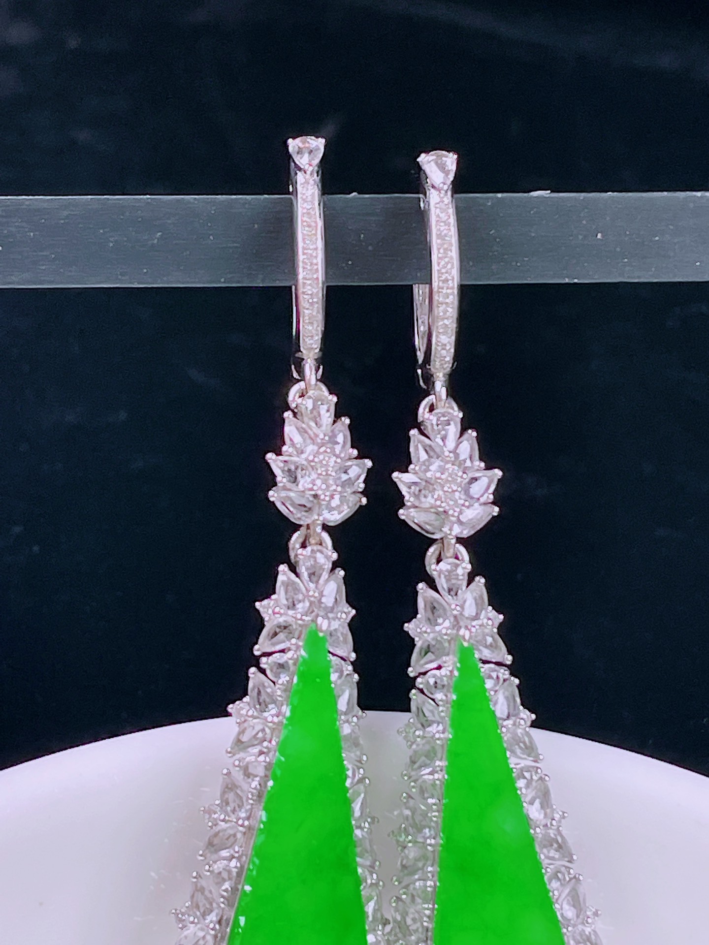 ️冰绿耳坠，老种起光，细底通透，尺寸：50.5/13.4/7.2，21/8.8mm0508