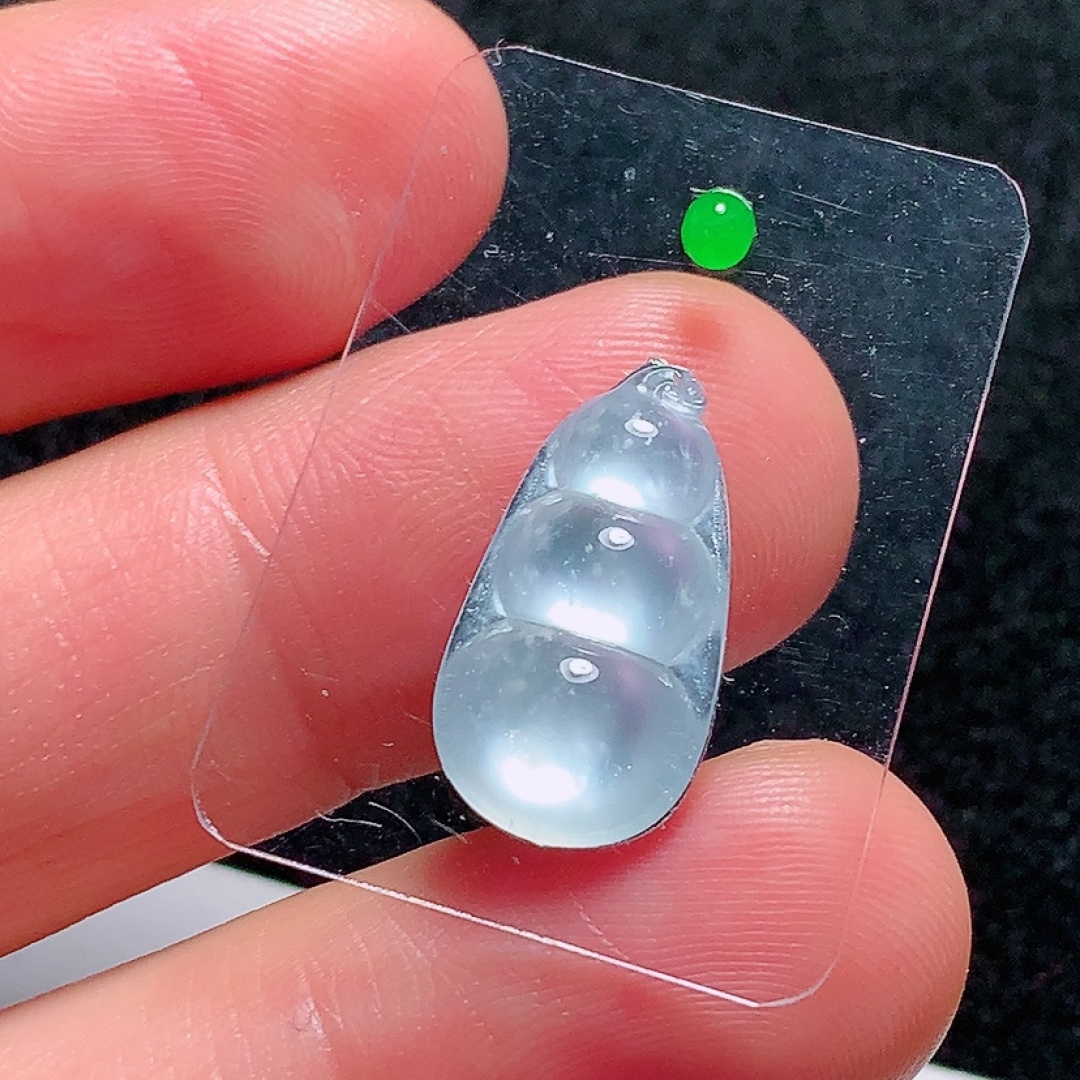 ️玻璃种四季豆，种老水头好，又冰又润，饱满无裂，尺寸：18/10.2/3.2mm，编号