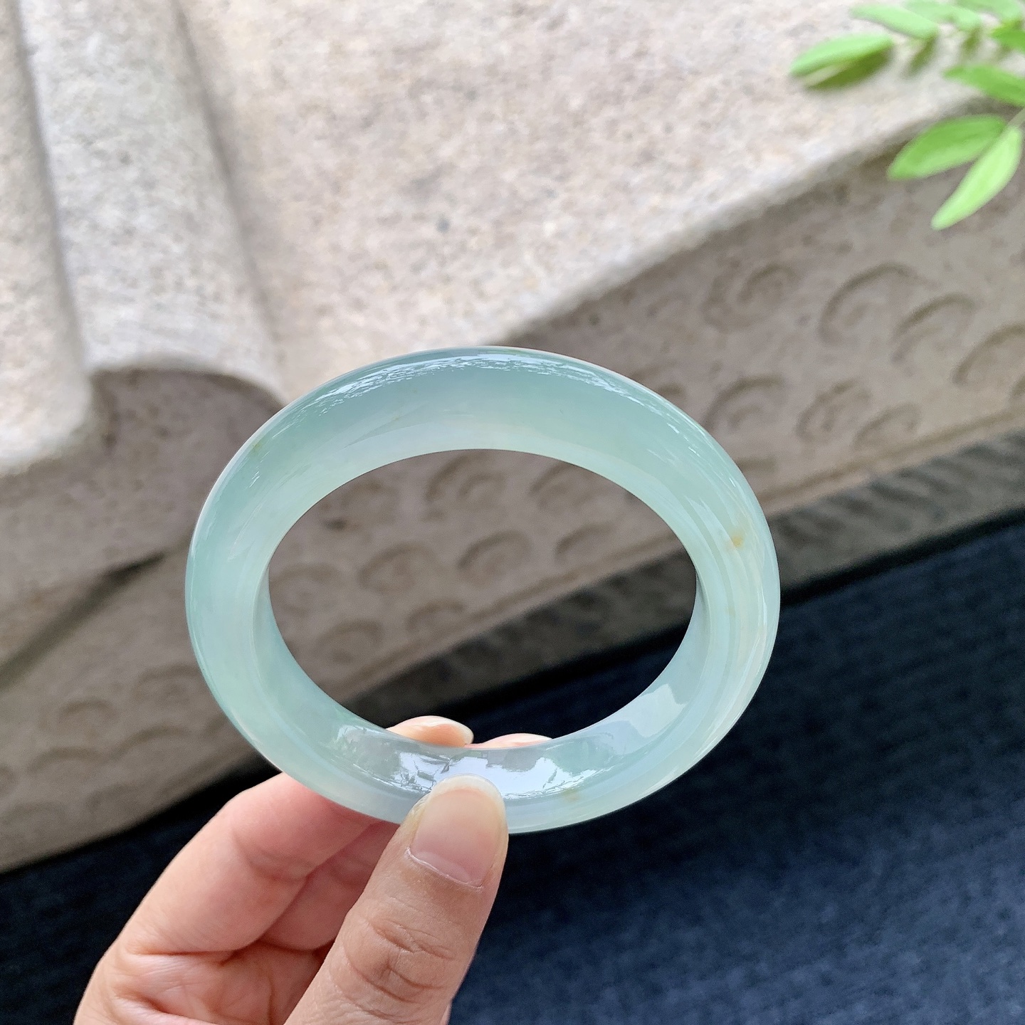 正圈56 57 圈口57.4/12/10 编码DW050910 冰晴绿，清透，水润，种老，细腻，无裂