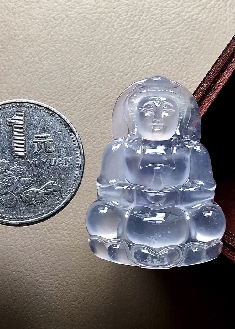 ️ 玻璃种观音 底子水润无比，种老起胶，观音妙相慈悲为怀，无裂尺寸38.5*27*6