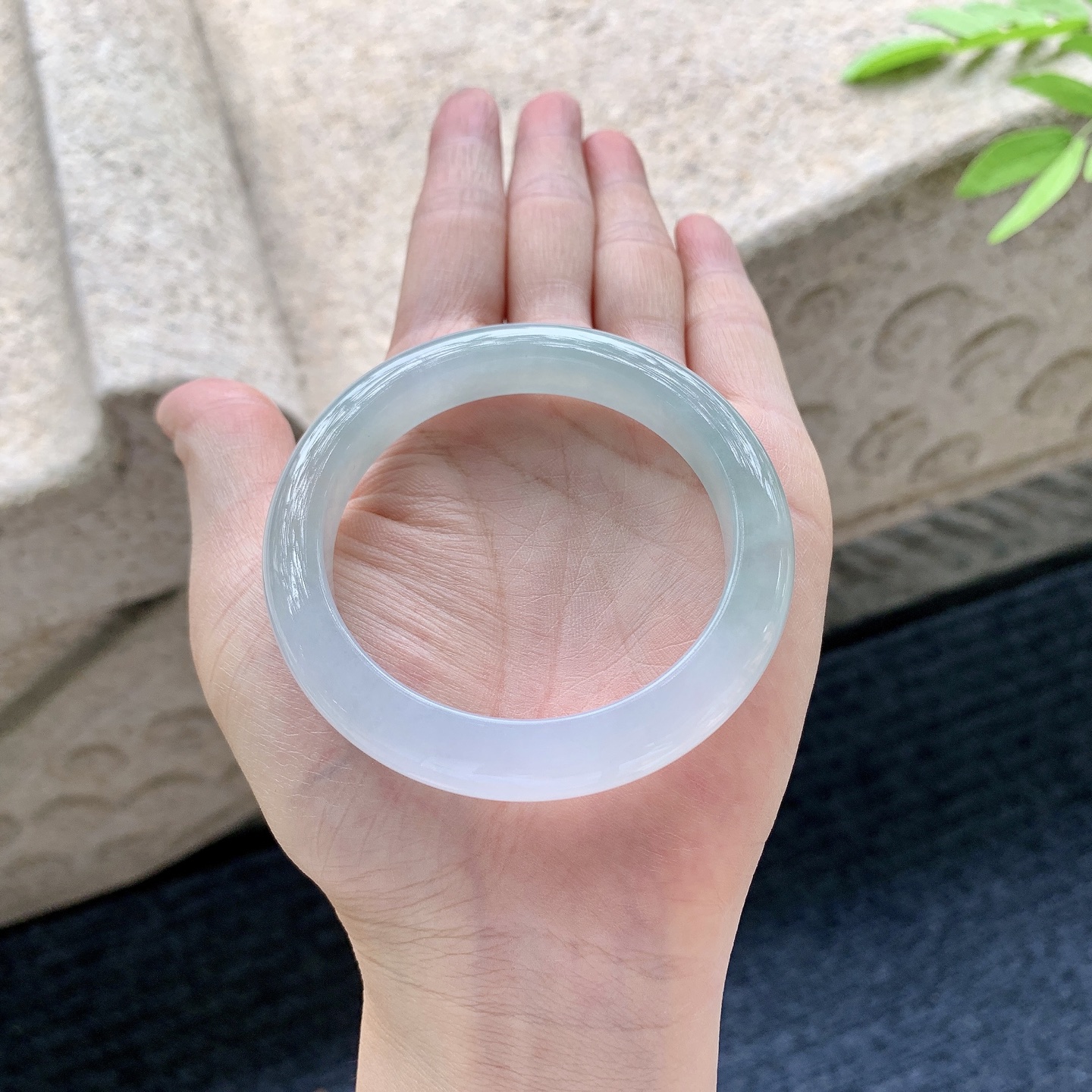正圈52 53 圈口52.8/9.5/8.5 编码C5050953 描述糯冰淡紫，水润，种老，细腻，