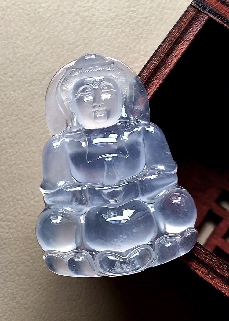 ️ 玻璃种观音 底子水润无比，种老起胶，观音妙相慈悲为怀，无裂尺寸38.5*27*6