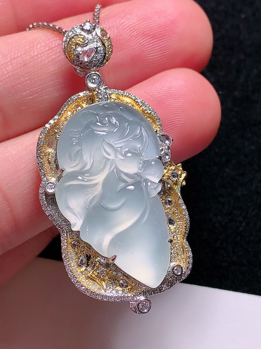 ️18k金镶嵌冰种高质量仙女宝宝吊坠，种老水头好，又冰又润，饱满无裂：46.9/23.6/9.1m