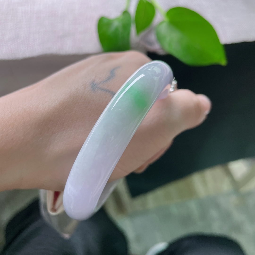 54.8/12.1/8.3，正圈，一抹飘绿更添新意，春意朦胧，水润，晶体棉，皮纹，ss52089a