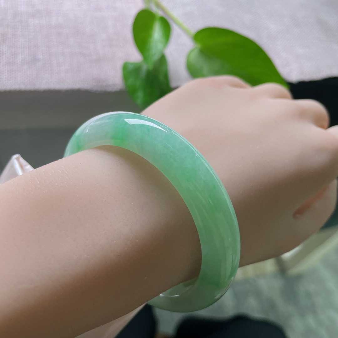 绿底正圈，水润细腻，温婉可人，贵气，皮纹，ss52479a