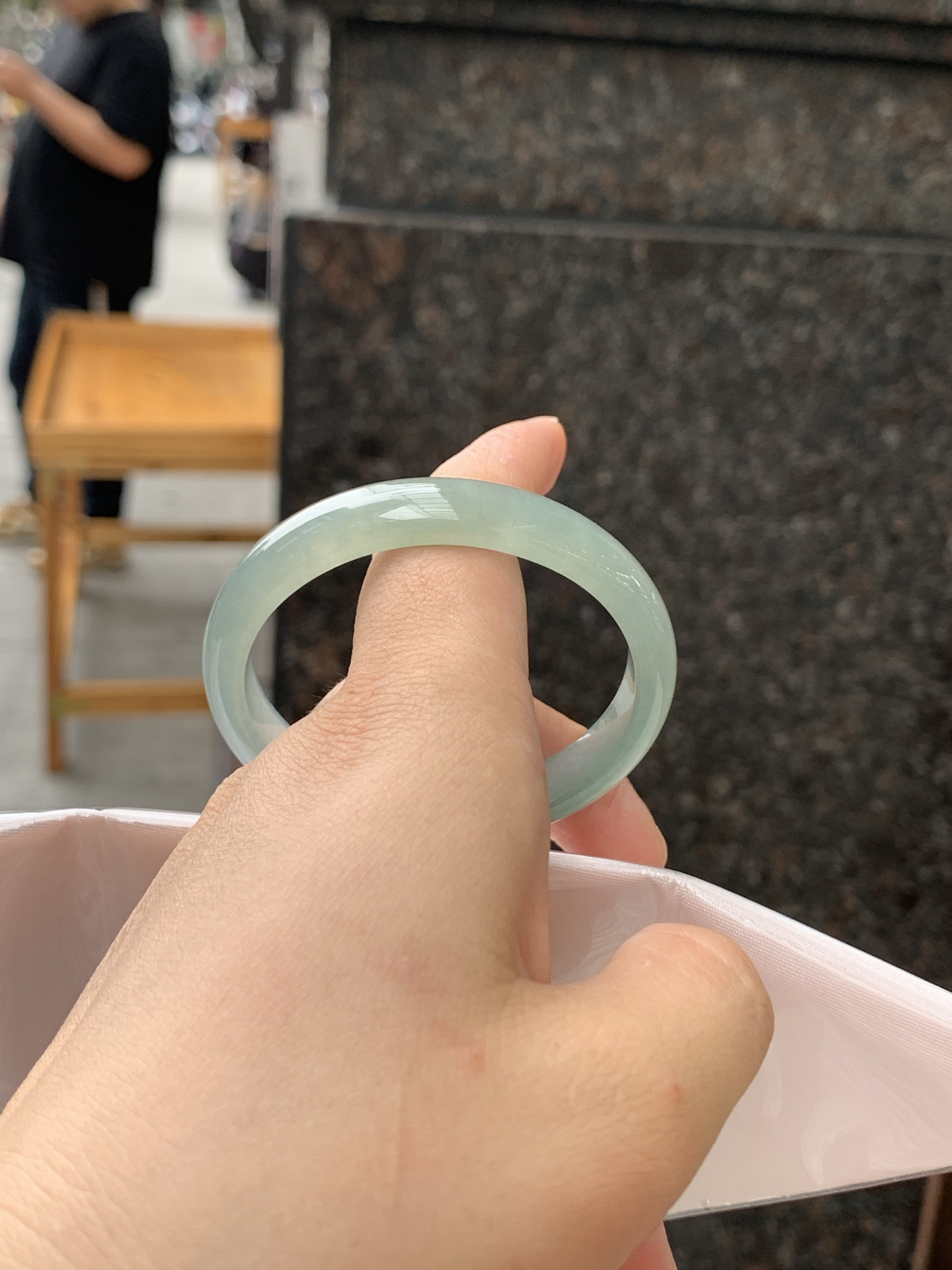 冰蓝贵妃 0509-N646 无裂，底妆冰透，满圈冰湖蓝底色，夏季美好的冰凉感。