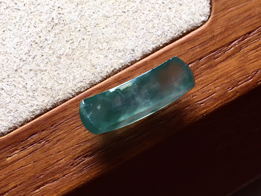 ️ 冰种飘花马鞍 飘花色泽漂亮，种水，无裂，尺寸17*4.8*5.5