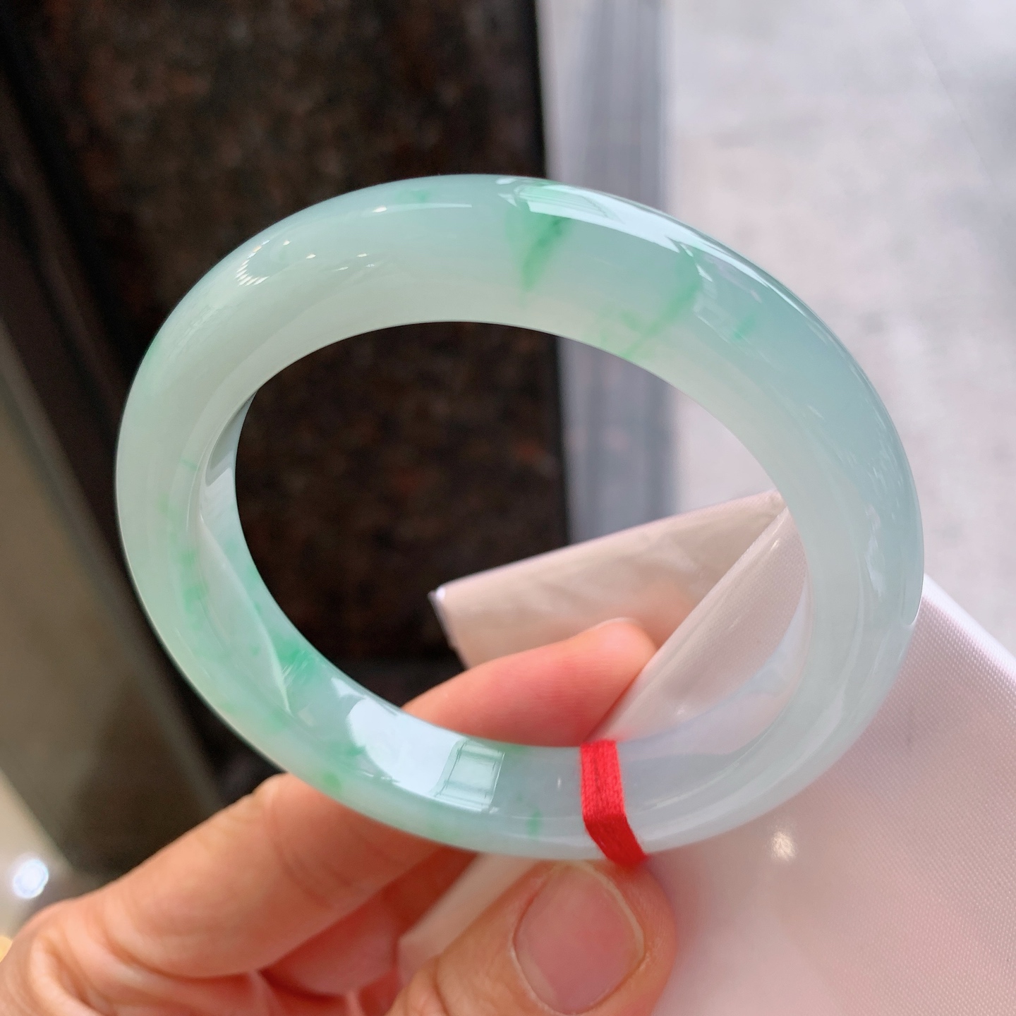 正圈冰飘绿 无裂 尺寸：55.2/11/9.2 细腻