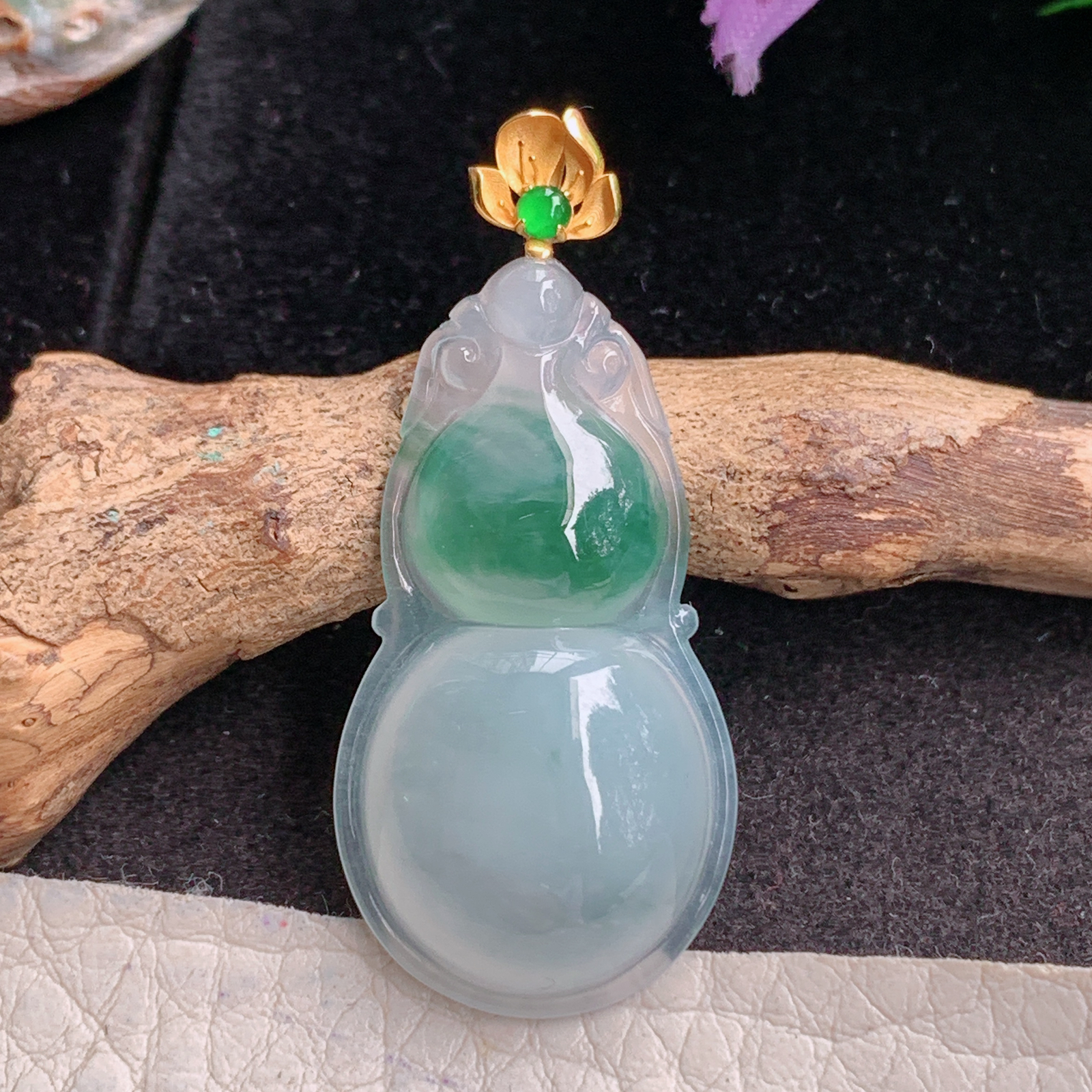 gp实拍40.5*18*6缅甸翡翠冰飘花葫芦吊坠 吉祥福禄玉坠