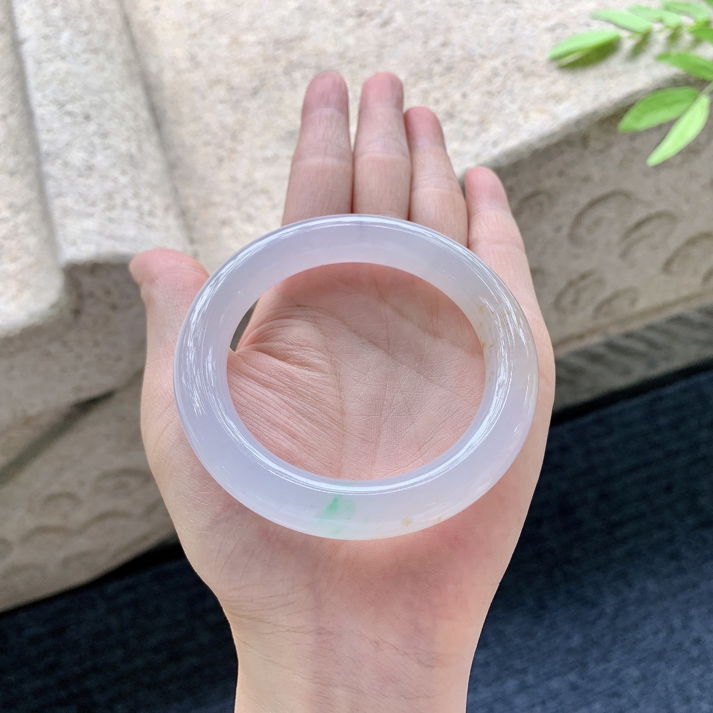 圆条53 54 圈口54/10/10.5 编码BA042402 糯冰三彩，水润，种老，细腻，打灯有纹线