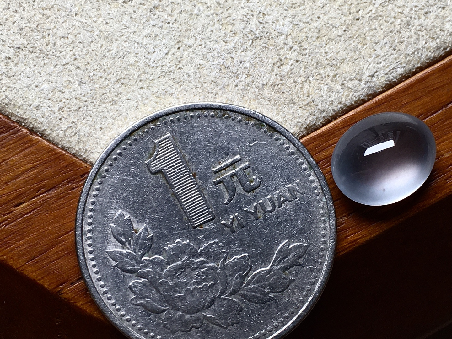 ️ 玻璃种蛋面 冰透感十足，起光感，无裂，尺寸10.5*8.6*5